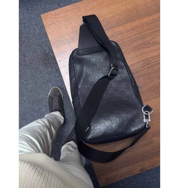 Барсетка • Louis Vuitton • Черный