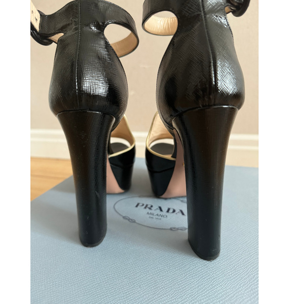 Босоножки • Prada • Черный