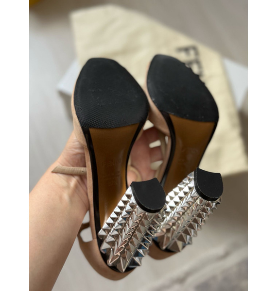 Босоножки • Fendi • Бежевый