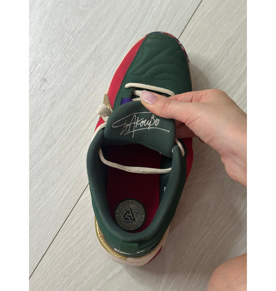 Кроссовки • Nike • Зеленый