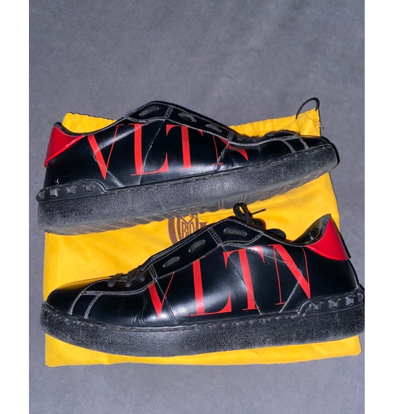 Кроссовки • Valentino • Черный