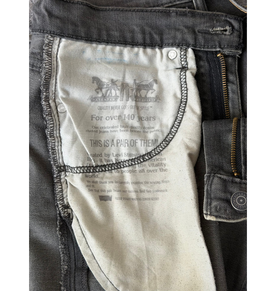 Джинсы • Levi's • Серый