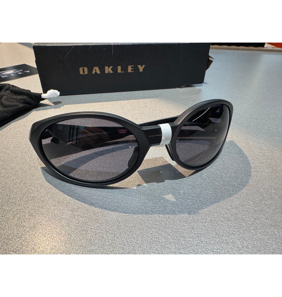 Очки • Oakley • Черный