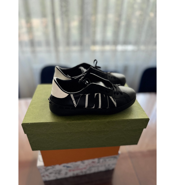 Кроссовки • Valentino • Черный