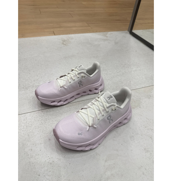 Кроссовки • On Running • Розовый