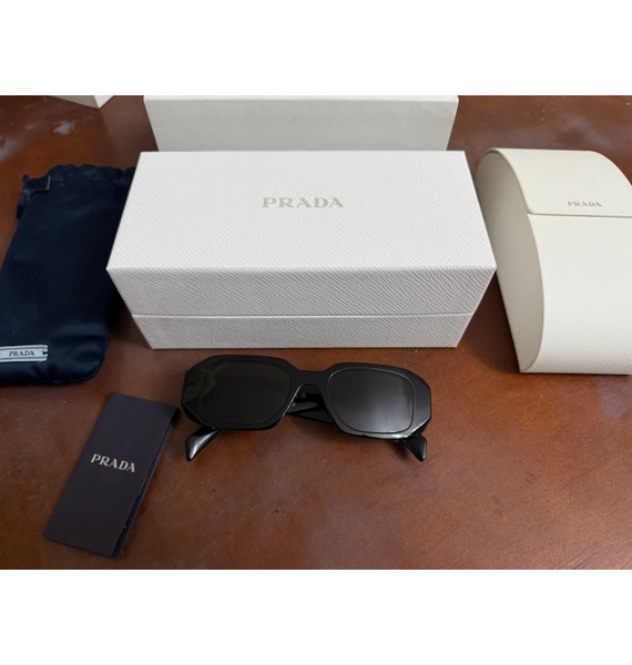 Очки • Prada Eyewear • Черный