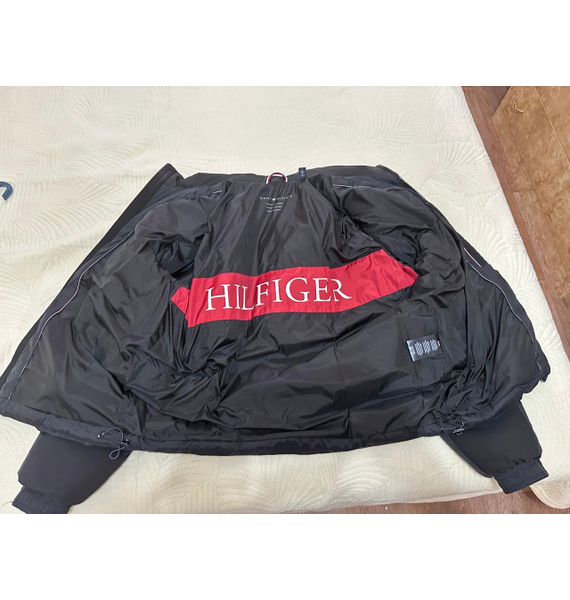 Куртка • Tommy Hilfiger • Черный