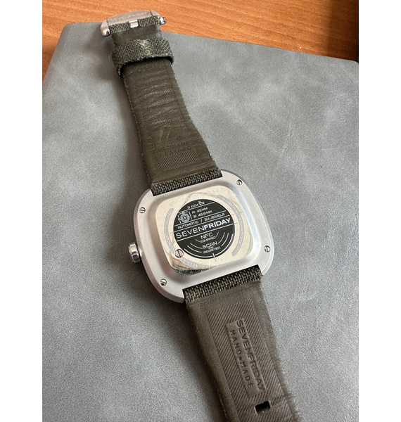 Часы • Sevenfriday • Хаки