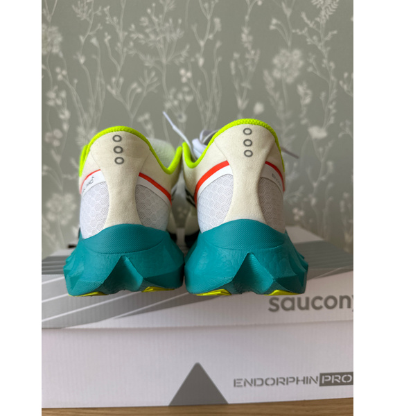 Кроссовки • Saucony • Белый