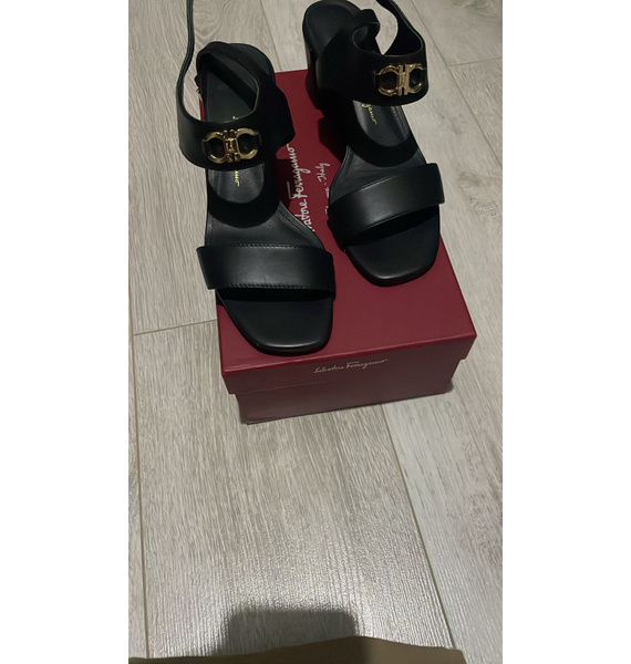 Туфли • Salvatore Ferragamo • Черный