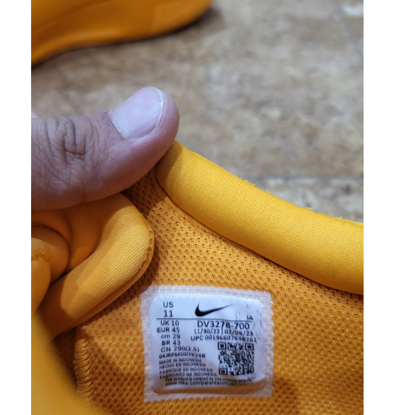 Кроссовки • Nike • Желтый