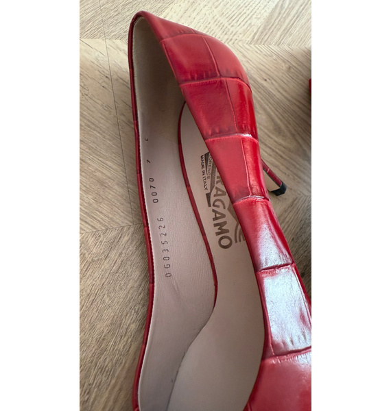 Туфли • Salvatore Ferragamo • Красный