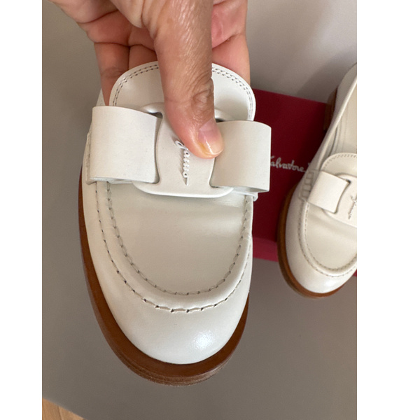 Лоферы • Salvatore Ferragamo • Белый