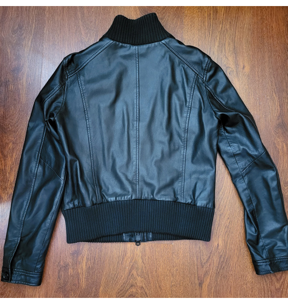 Куртка • Armani Exchange • Черный