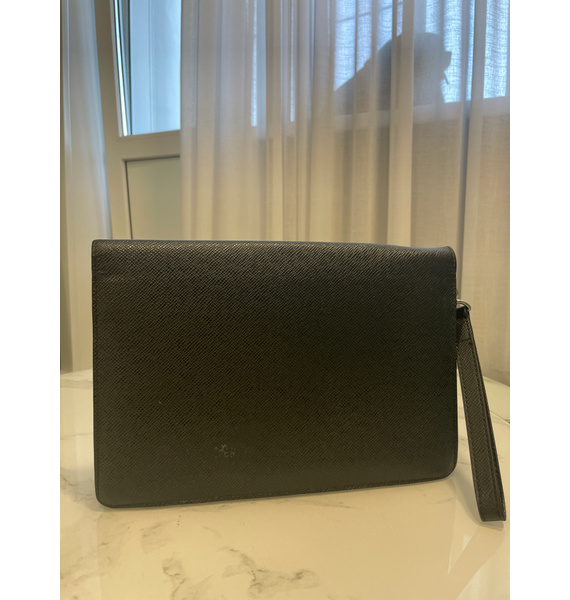 Клатч • Louis Vuitton • Черный