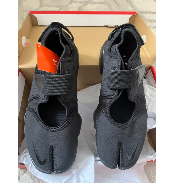 Кроссовки • Nike • Черный