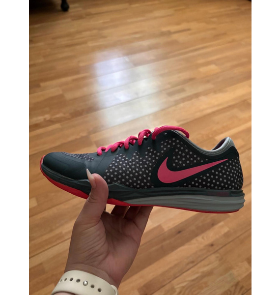 Кроссовки • Nike • Серый