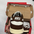 Кроссовки • Nike • Коричневый