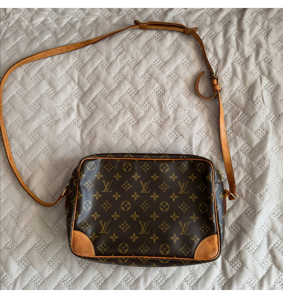 Сумка • Louis Vuitton • Бежевый