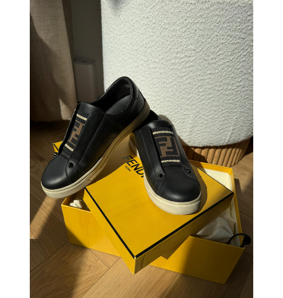 Кроссовки • Fendi • Черный