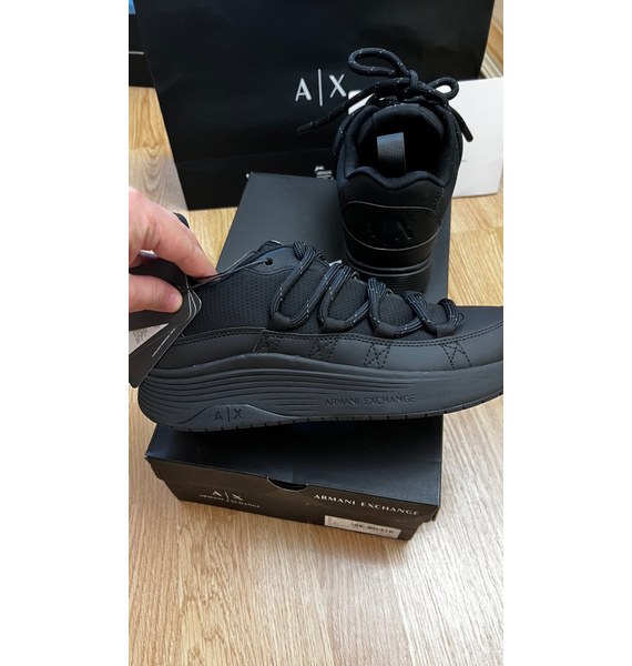 Кроссовки • Armani Exchange • Черный