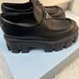 Лоферы • Prada • Черный