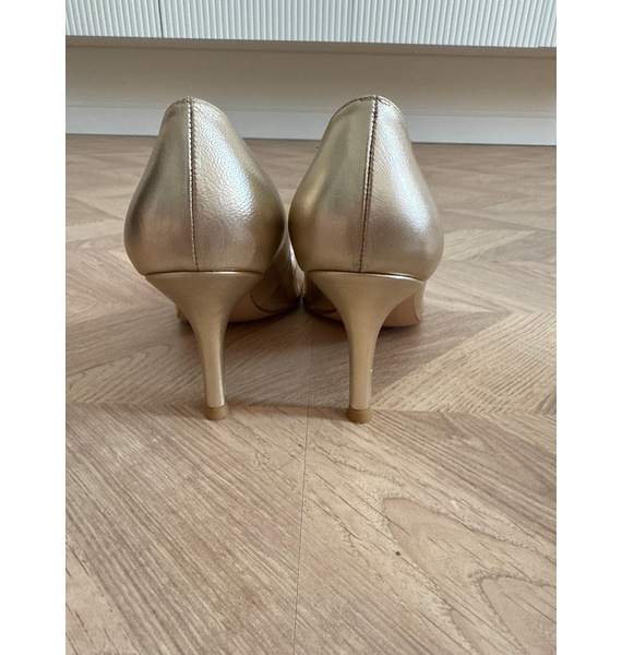 Туфли • Stuart Weitzman • Золотой