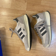 Кроссовки • adidas • Бежевый