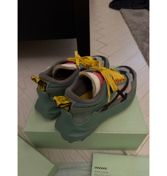 Кроссовки • Off-White • Зеленый