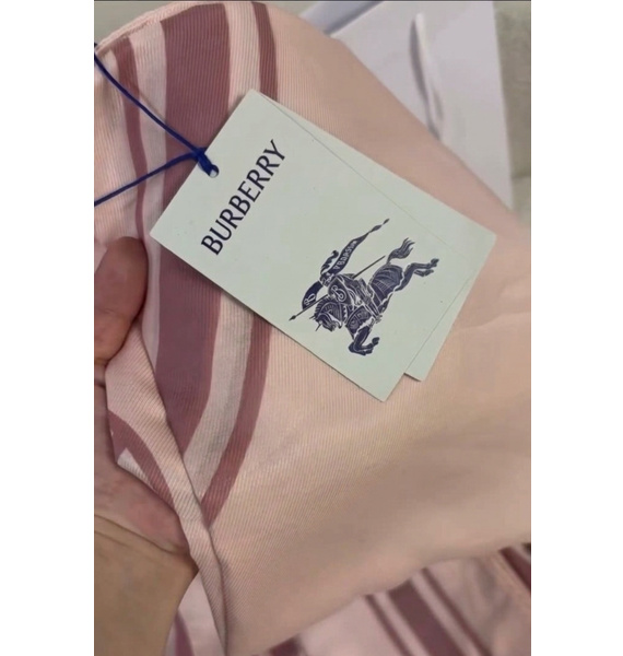 Шарф • Burberry • Розовый