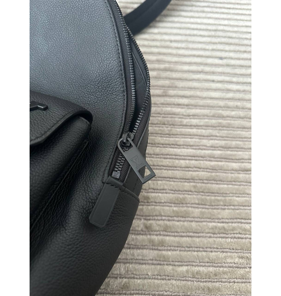 Рюкзак • Louis Vuitton • Черный