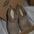 Сапоги • UGG • Хаки