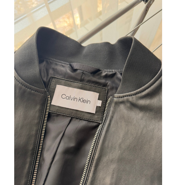 Куртка • Calvin Klein • Черный