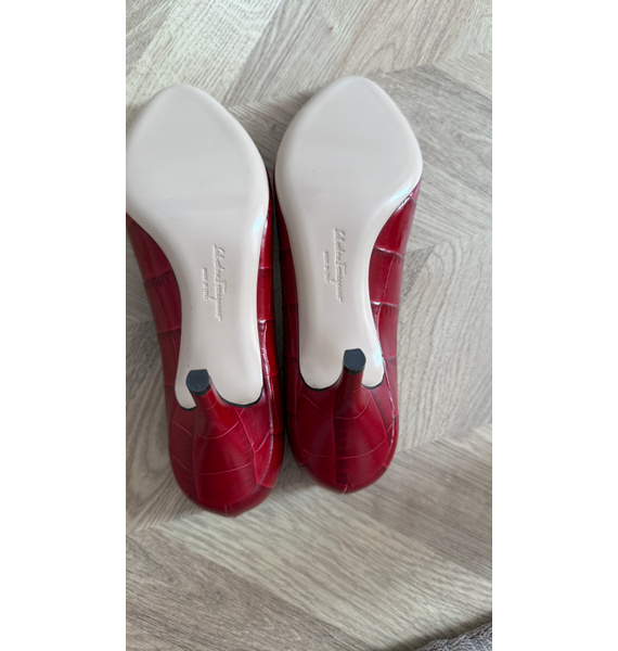 Туфли • Salvatore Ferragamo • Красный