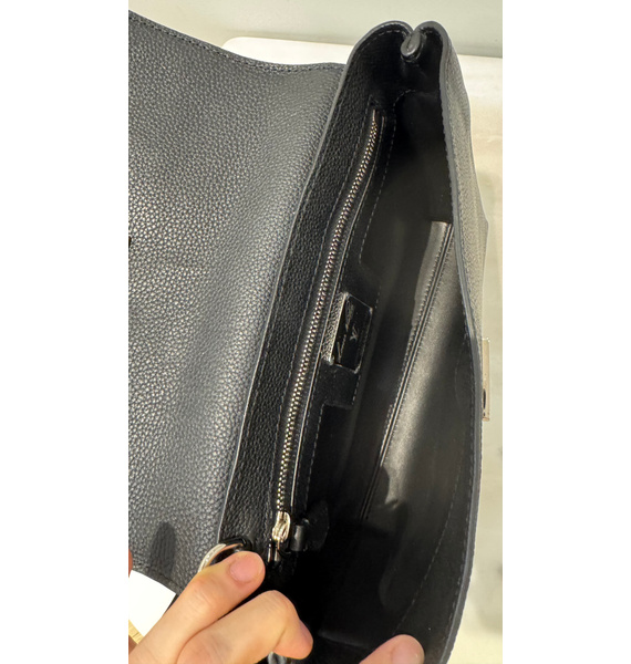 Барсетка • Louis Vuitton • Черный