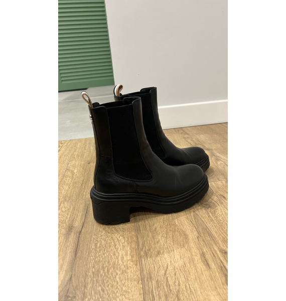 Ботинки • BOSS • Черный