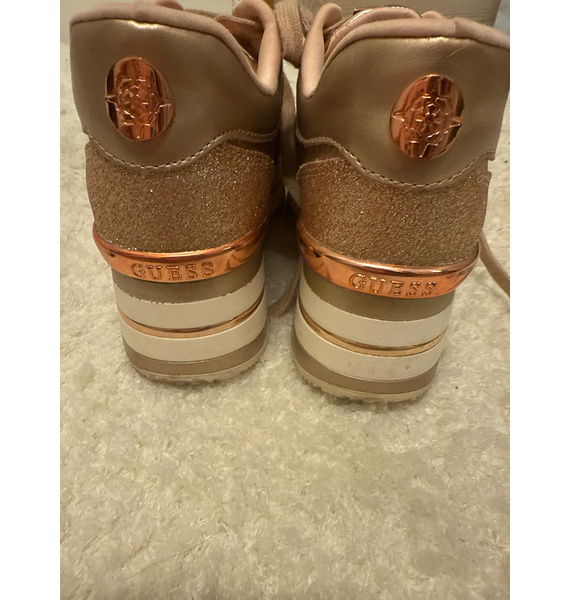 Кроссовки • GUESS • Золотой