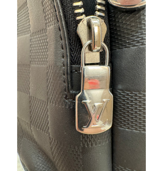 Сумка • Louis Vuitton • Черный