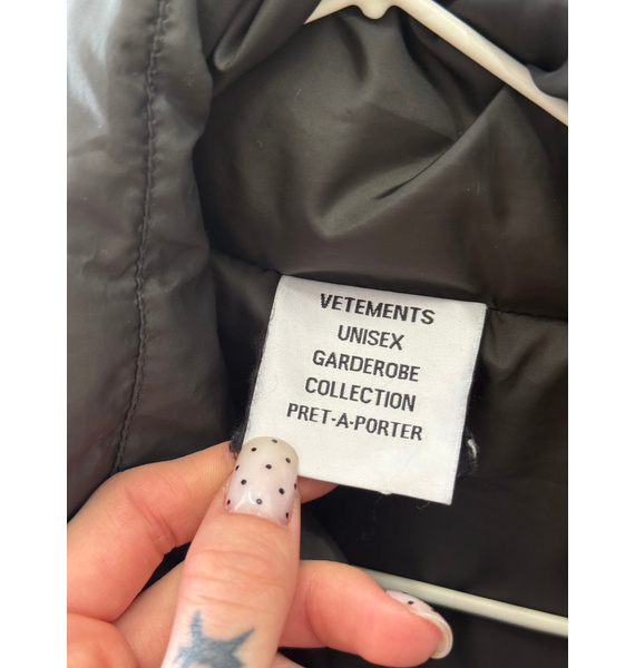 Куртка • VETEMENTS • Черный
