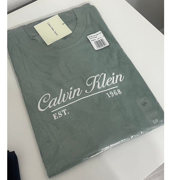 Футболка • Calvin Klein Jeans • Зеленый