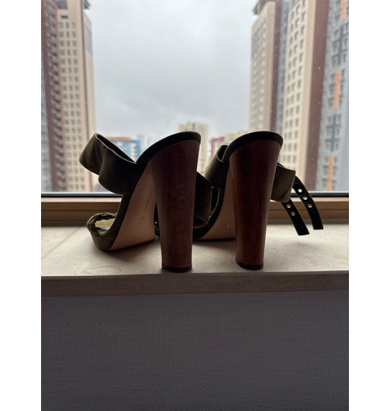 Босоножки • Gianvito Rossi • Песочный