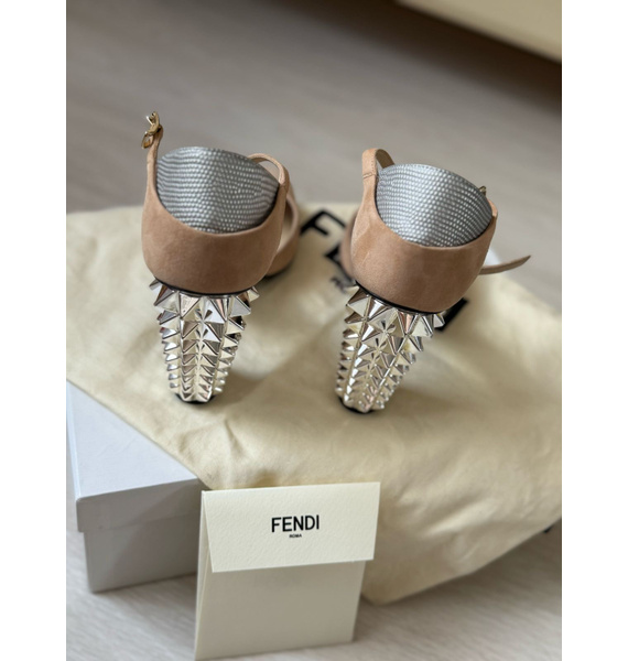 Босоножки • Fendi • Бежевый