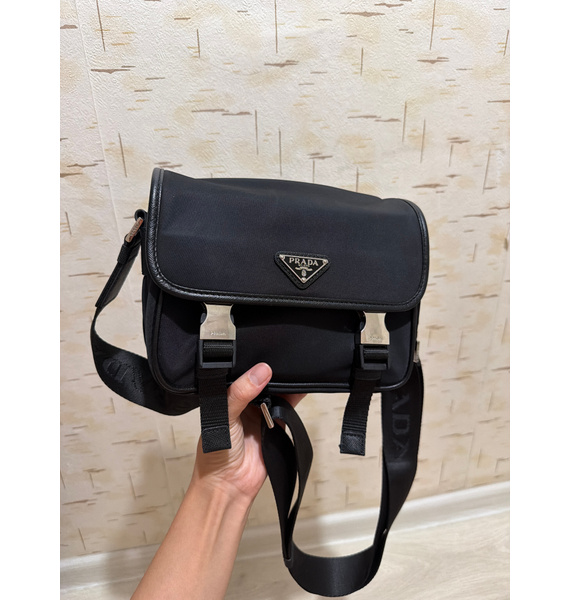 Сумка • Prada • Черный