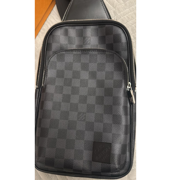 Сумка • Louis Vuitton • Черный