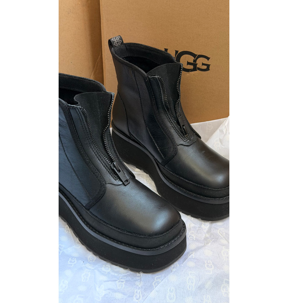 Ботинки • UGG • Черный