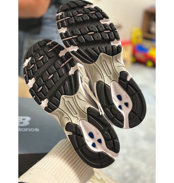 Кроссовки • New Balance • Розовый