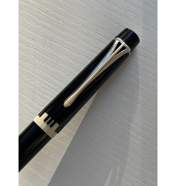 Ручка • Montblanc • Черный