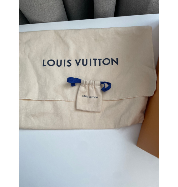 Сумка • Louis Vuitton • Черный