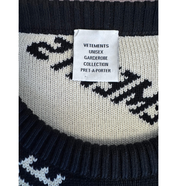 Пуловер • VETEMENTS • Черный