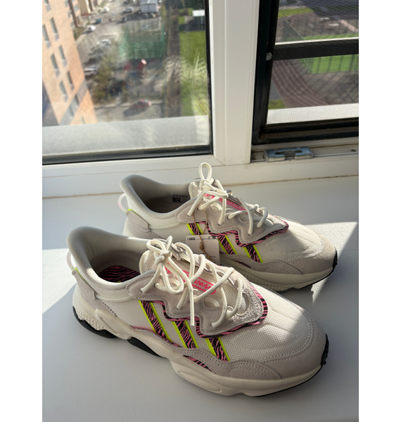 Кроссовки • adidas • Бежевый